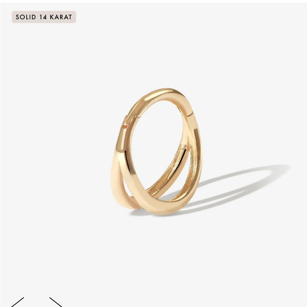 *Brand New* 14K Gold Clicker Hoop Earrings from Adornmonde - Picture 3 of 10